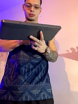 Matt_your_master_ live sex cam