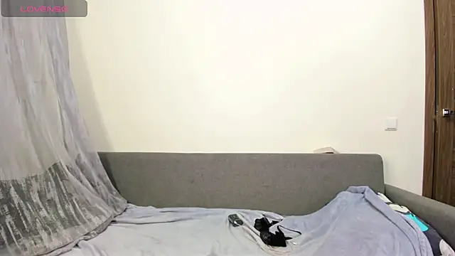 _ellen_meow_'s cam snapshot