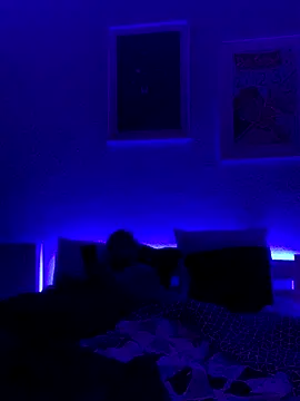 GoldenPussy1329's cam snapshot