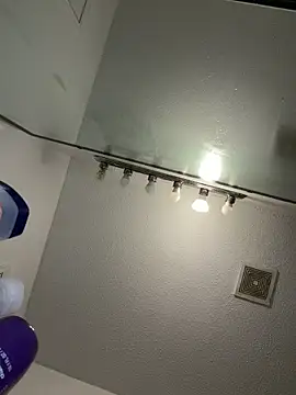 Ashleythelatina live sex cam