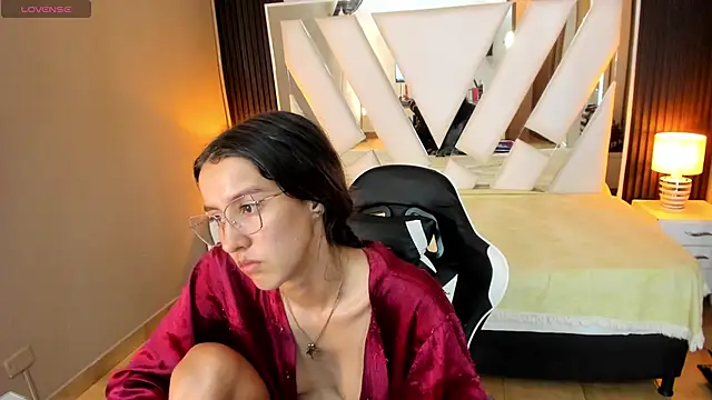 Linda4Petite's cam snapshot