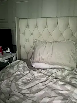 CurvyGirlMyla's cam snapshot