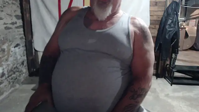 Newfiesausage1972 live sex cam