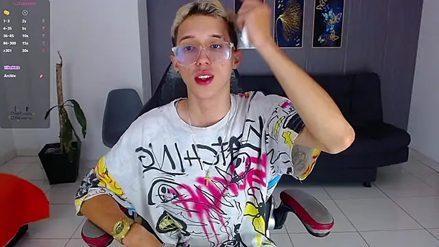 skinny_bigcock02's cam snapshot