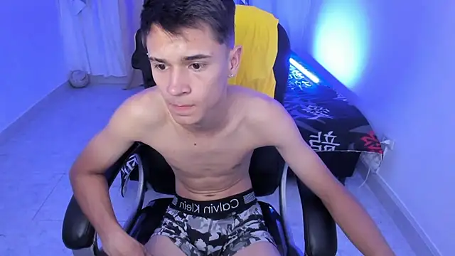 Aron_Boyy's cam snapshot