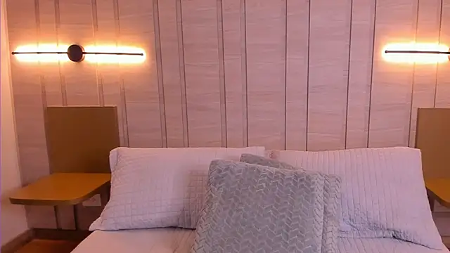 Isabellaroberts1's cam snapshot