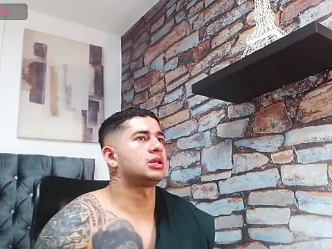 king_falconer's cam snapshot