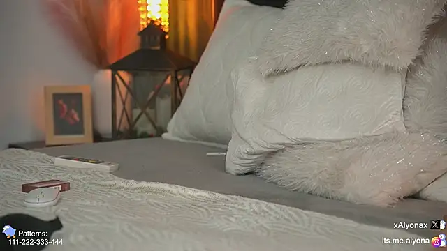 Alyonaqueen_ live sex cam