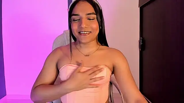 CandyLatinHott live sex cam