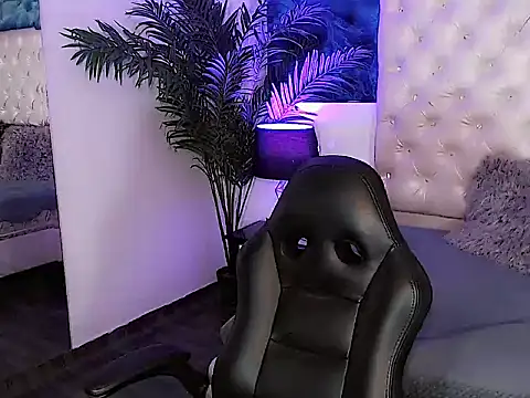 Keira_Fox31 live sex cam