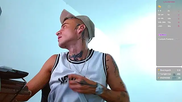 bray_hotboy777's cam snapshot