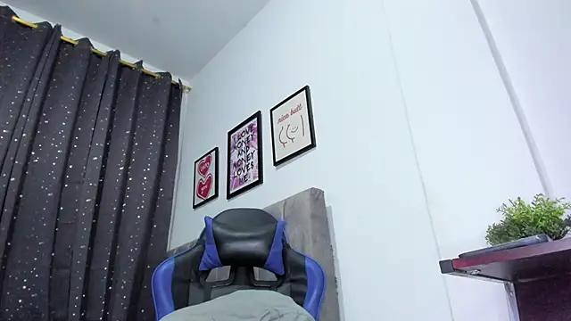 The_skinnyguys's cam snapshot