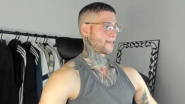 _jamesleandros1's cam snapshot