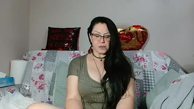 -__TSUNAMI__- live sex cam