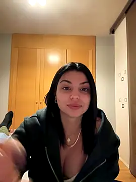 Noeliagglow live sex cam