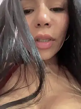 Naatalia live sex cam