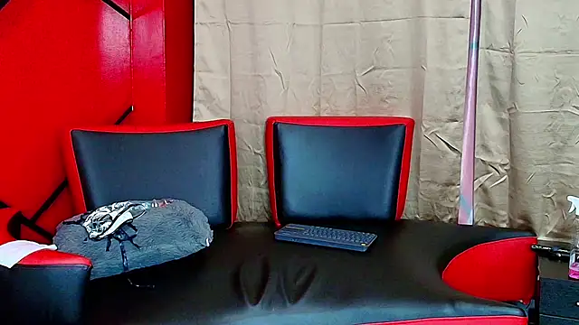 Selenegomezz live sex cam