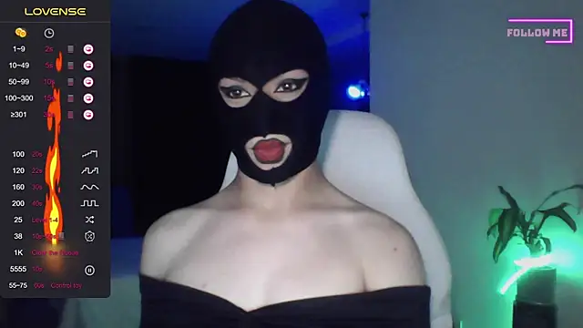 Bigfemblue live sex cam