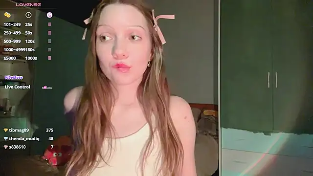 EmiIyKitty live sex cam