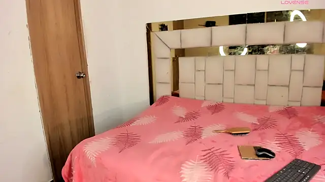 Nicol_ofi24 live sex cam