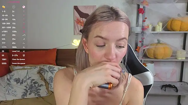 IdaValenti live sex cam