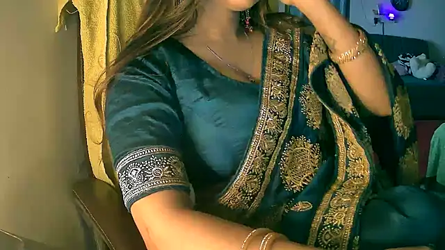 Cute-Tara live sex cam