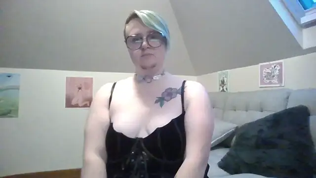 queerlyjaz live sex cam