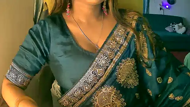 Cute-Tara live sex cam