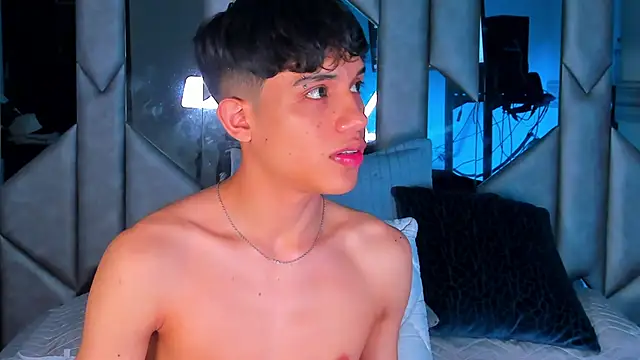 Sebax_Young live sex cam