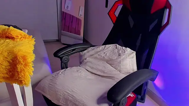 CHANELL_11INCHES live sex cam