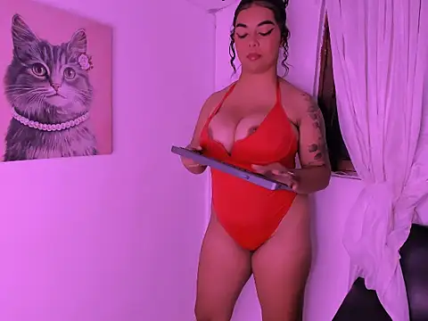 nahomy_ryans live sex cam