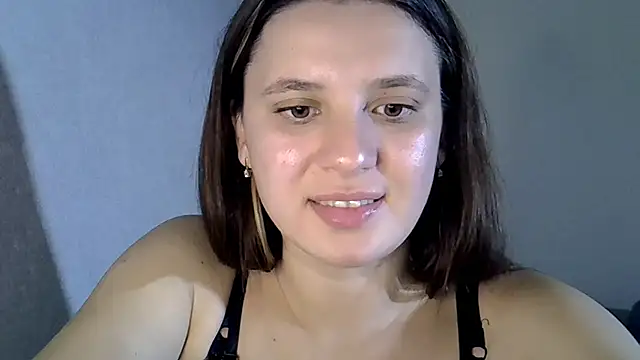 KiraHoney live sex cam