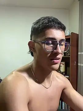 SalvadorFit live sex cam