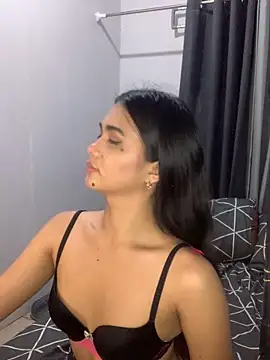 AngelHille live sex cam