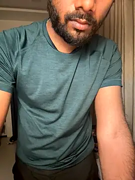 BeardedBulge live sex cam