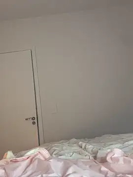 Baby_Mia_pires's cam snapshot