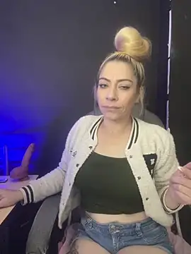 viktoria_davis_'s cam snapshot