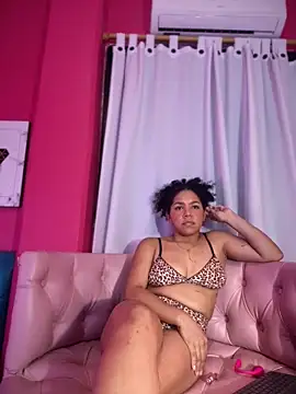 LeahSinclaire's cam snapshot