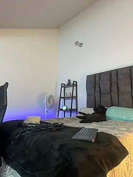 tommylongxx live sex cam