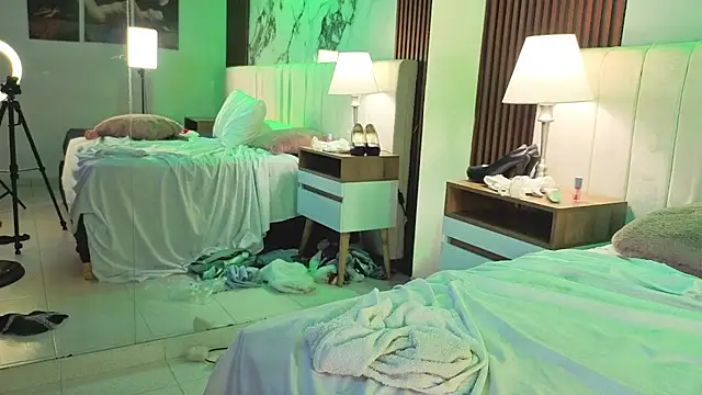 NoahCampbell live sex cam