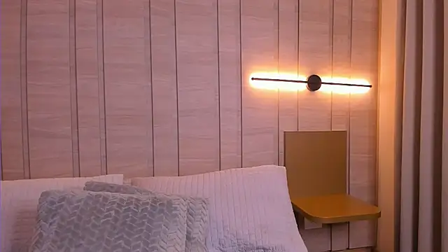 Isabellaroberts1's cam snapshot