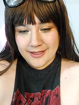 ItsNaiixa live sex cam