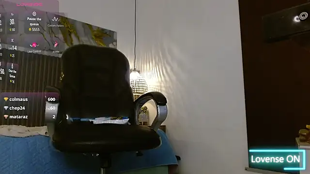 Dyla_n18 live sex cam