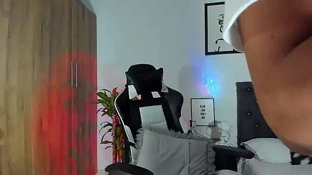 AlanNaughty live sex cam