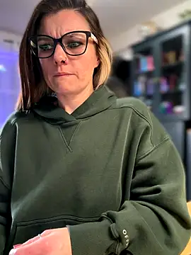 LadyLena1's cam snapshot