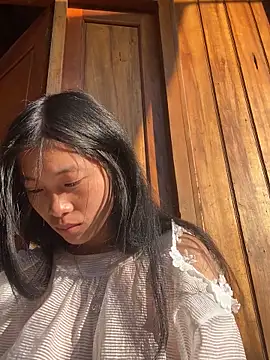 LylyOx9 live sex cam