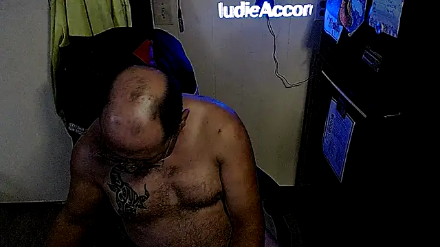 KrazyLegz's cam snapshot