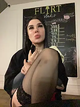 MaeveMoon live sex cam