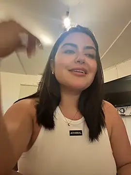 sukhakunis1 live sex cam