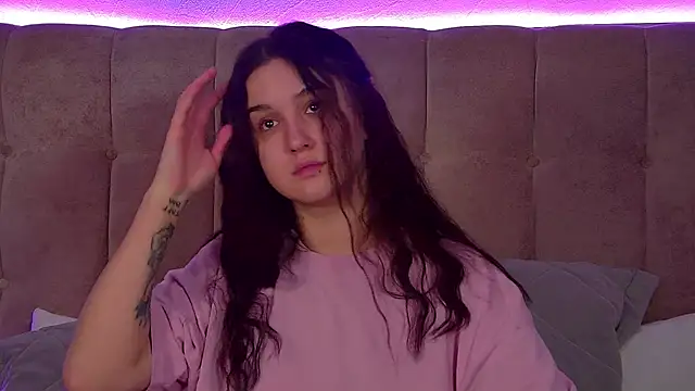 ChristinaMilton live sex cam